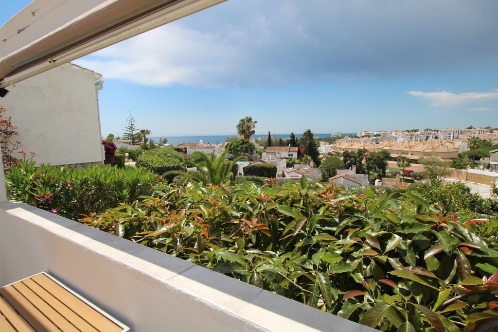3 soveværelse Bungalow til salg i Mijas Costa med swimmingpool garage - € 439.000 (Ref: 9004599)