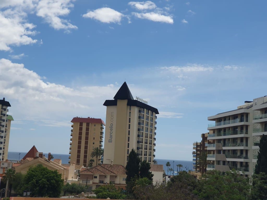 1 bedroom Apartment for sale in Fuengirola - € 279,000 (Ref: 9004604)