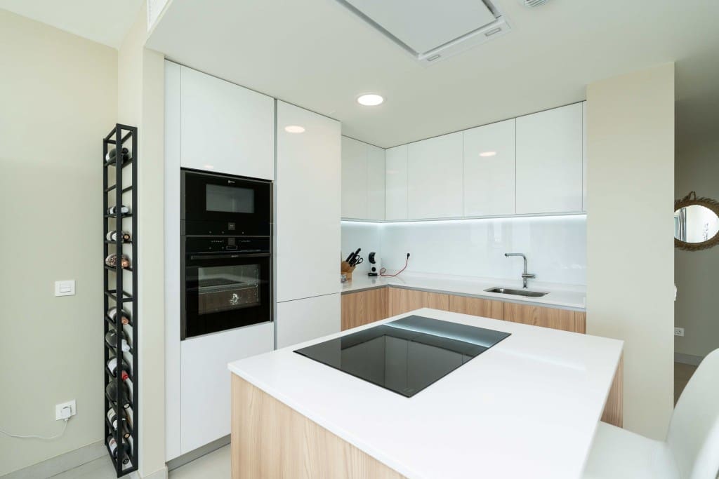 2 Zimmer Apartment zu verkaufen in La Cala de Mijas mit Pool Garage - 749.000 € (Ref: 9004608)