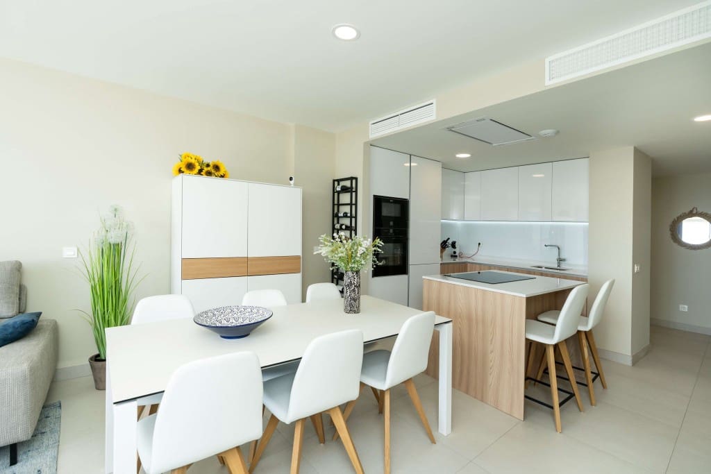 2 Zimmer Apartment zu verkaufen in La Cala de Mijas mit Pool Garage - 749.000 € (Ref: 9004608)