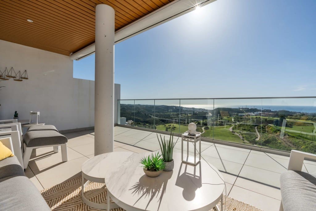 2 Zimmer Apartment zu verkaufen in La Cala de Mijas mit Pool Garage - 749.000 € (Ref: 9004608)