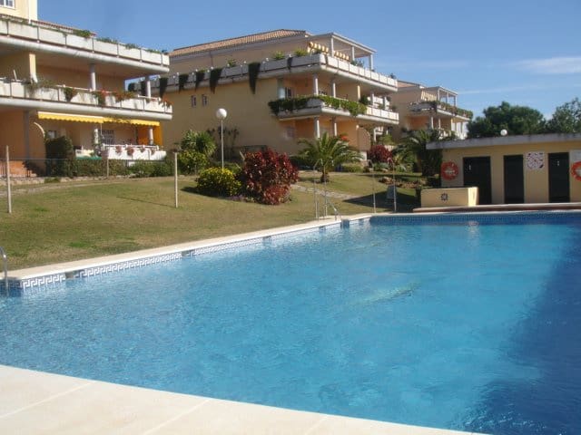 3 sypialnia Apartament na sprzedaż w Cabopino z basenem garażem - 458 000 € (Ref: 9004609)