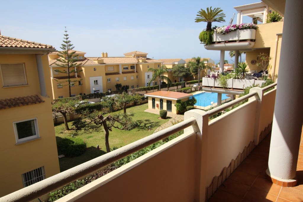 3 sypialnia Apartament na sprzedaż w Cabopino z basenem garażem - 458 000 € (Ref: 9004609)