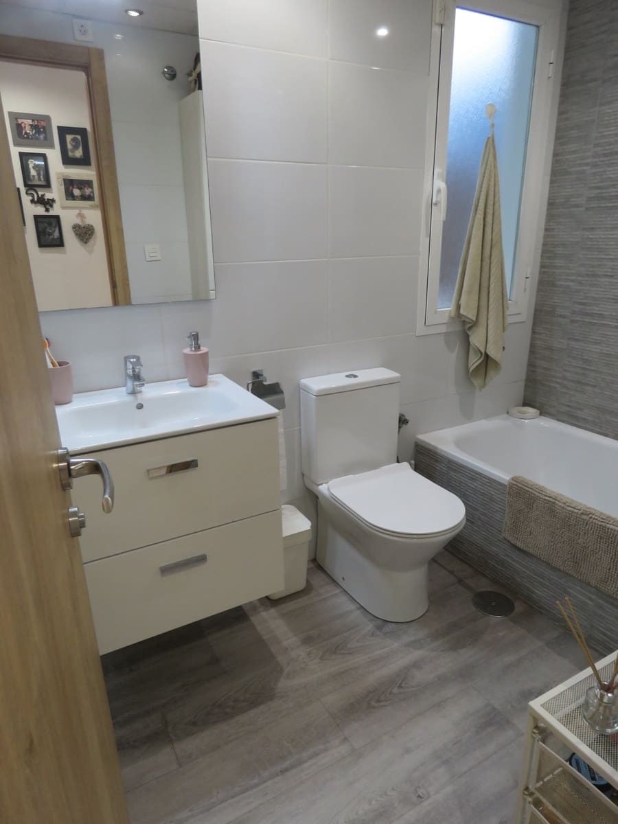 2 soveværelse Lejlighed til salg i Calahonda med swimmingpool - € 380.000 (Ref: 9034366)