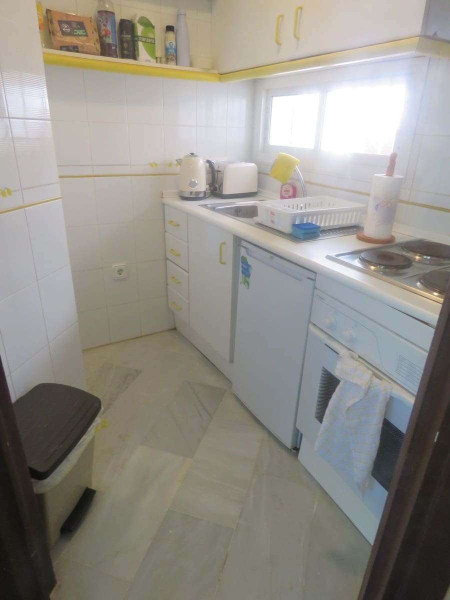 2 Zimmer Apartment zu verkaufen in Calahonda mit Pool - 239.000 € (Ref: 9110087)