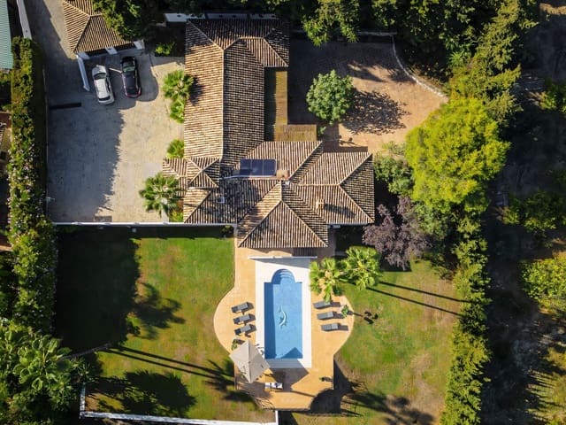 5 soverom Villa til salgs i Cancelada, Estepona med svømmebasseng garasje - € 1 950 000 (Ref: 9146820)