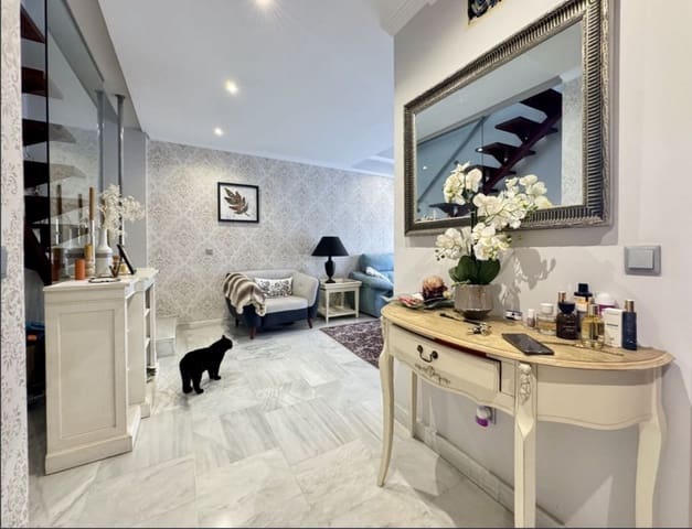 2 bedroom Penthouse for sale in Benahavís with pool garage - € 378,000 (Ref: 9146823)