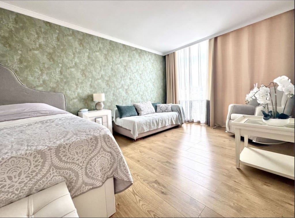 2 bedroom Penthouse for sale in Benahavis with pool garage - € 378,000 (Ref: 9146823)