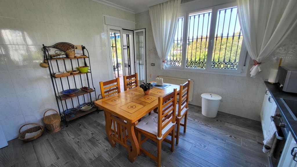 4 soveværelse Villa til salg i Elviria med swimmingpool garage - € 1.395.000 (Ref: 9146836)