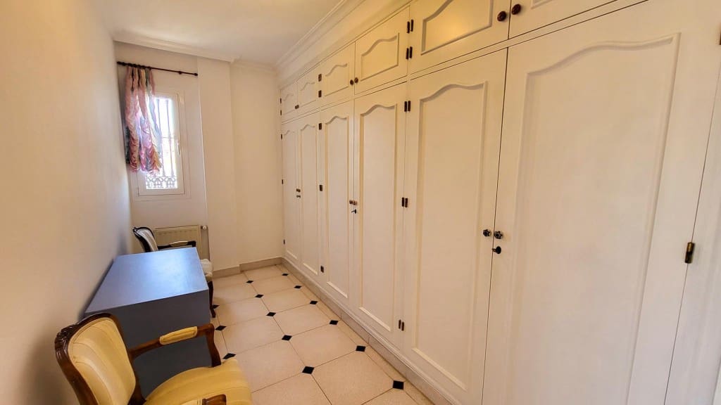 4 soveværelse Villa til salg i Elviria med swimmingpool garage - € 1.395.000 (Ref: 9146836)