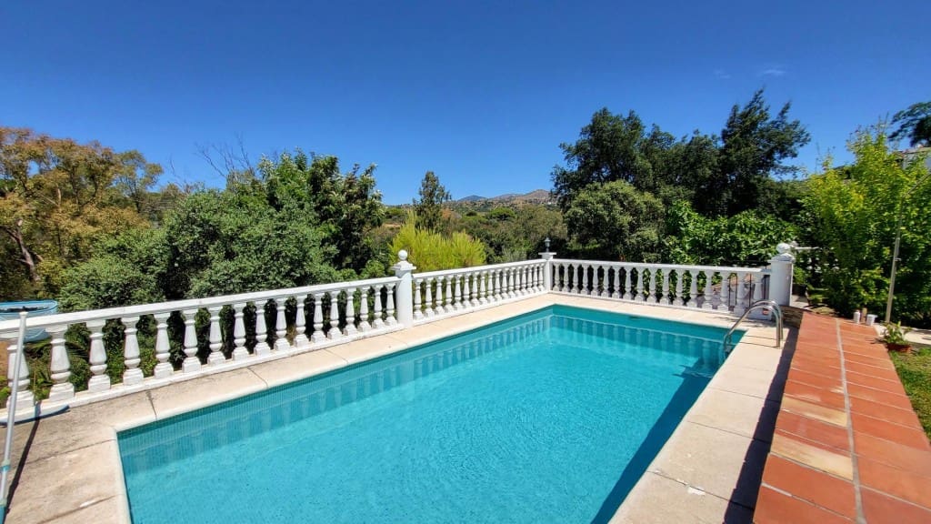 4 soveværelse Villa til salg i Elviria med swimmingpool garage - € 1.395.000 (Ref: 9146836)