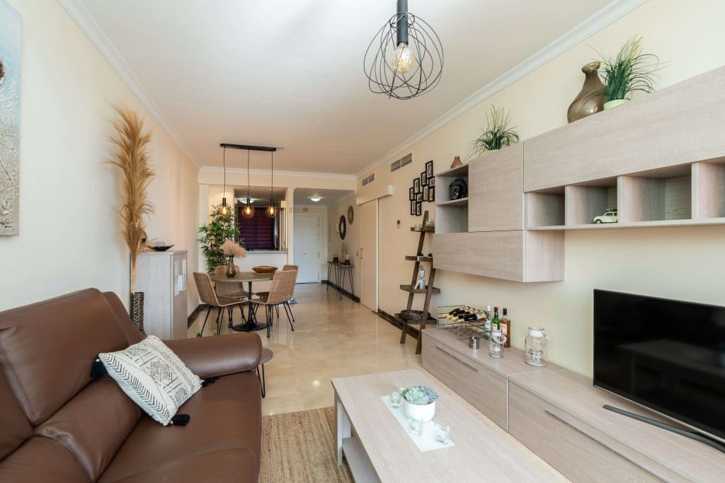 2 bedroom Apartment for sale in La Cala de Mijas with pool - € 279,000 (Ref: 9146842)