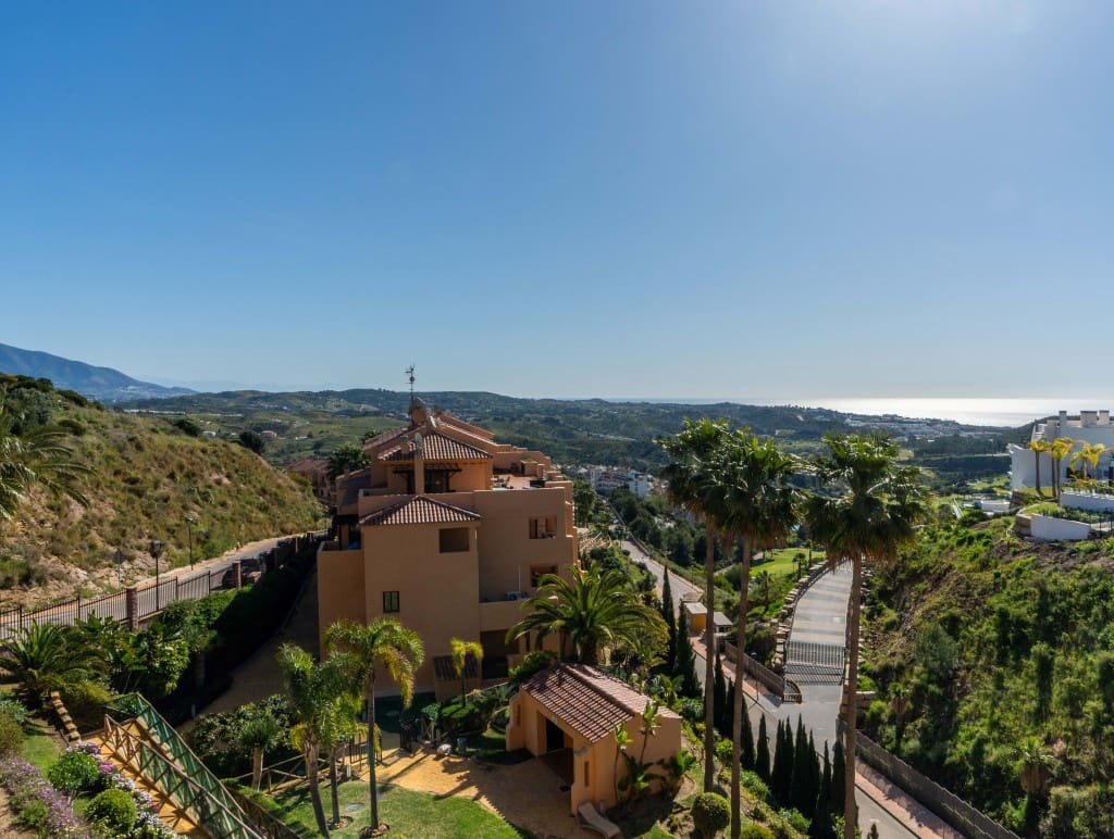 2 bedroom Apartment for sale in La Cala de Mijas with pool - € 279,000 (Ref: 9146842)