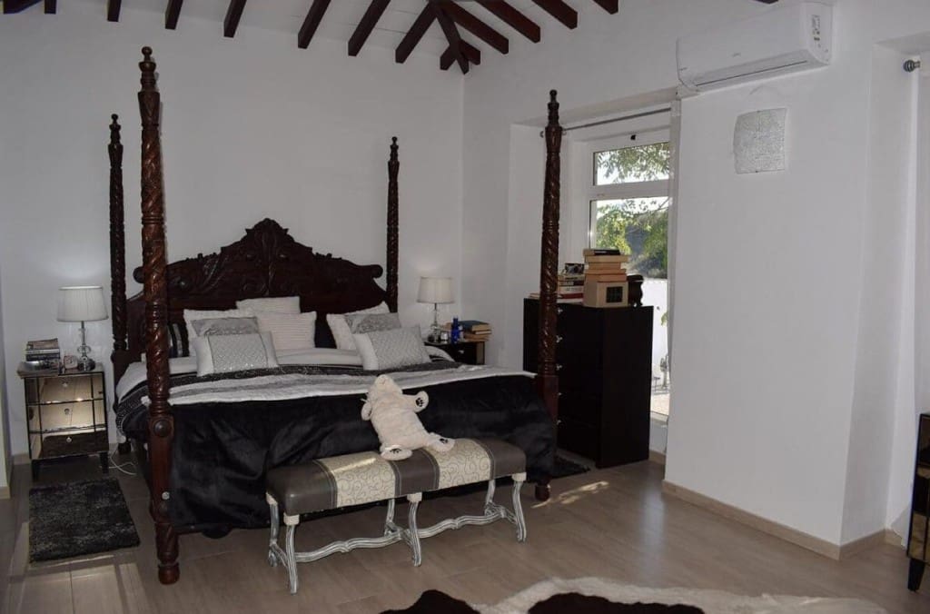 10 soveværelse Villa til salg i Pruna med swimmingpool - € 1.500.000 (Ref: 9146844)