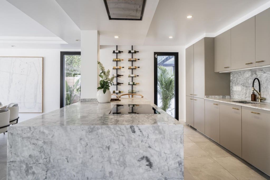 6 slaapkamer Villa te koop in Nueva Andalucia met zwembad - € 4.250.000 (Ref: 9146852)