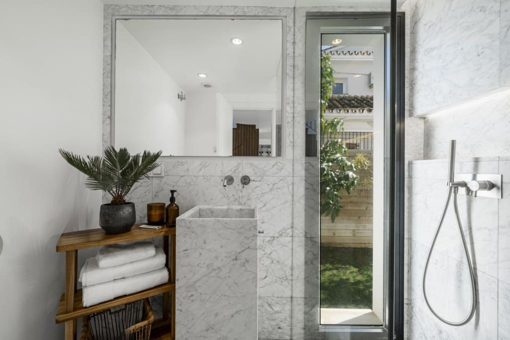 6 slaapkamer Villa te koop in Nueva Andalucia met zwembad - € 4.250.000 (Ref: 9146852)