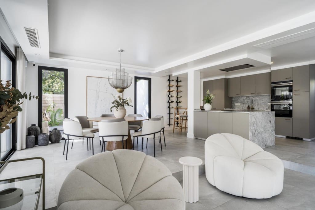 6 slaapkamer Villa te koop in Nueva Andalucia met zwembad - € 4.250.000 (Ref: 9146852)