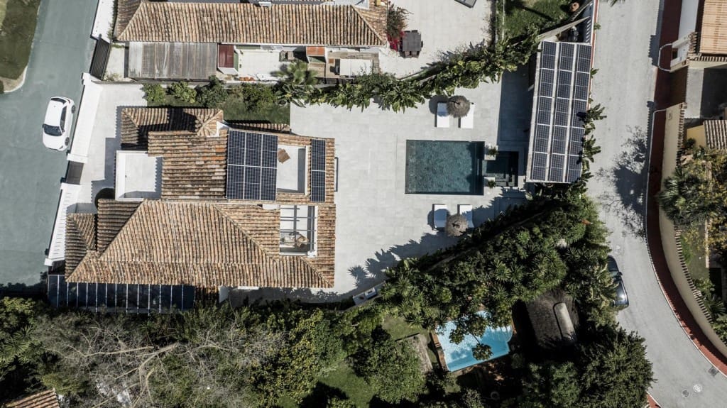 6 slaapkamer Villa te koop in Nueva Andalucia met zwembad - € 4.250.000 (Ref: 9146852)