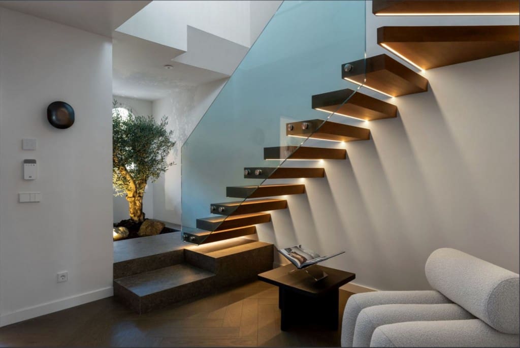 4 bedroom Penthouse for sale in Nueva Andalucia with pool - € 3,995,000 (Ref: 9146853)