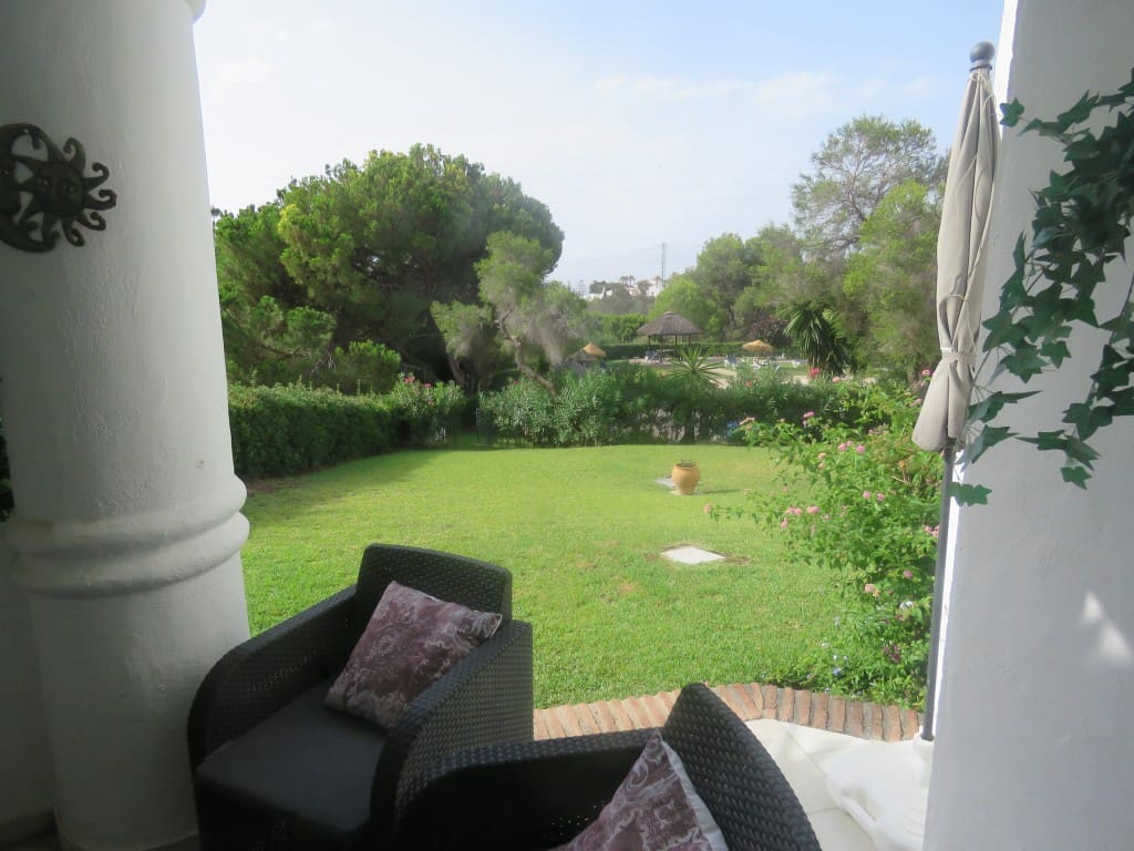 Apartamento de 2 habitaciones en Calahonda en venta - 299.000 € (Ref: 9163546)