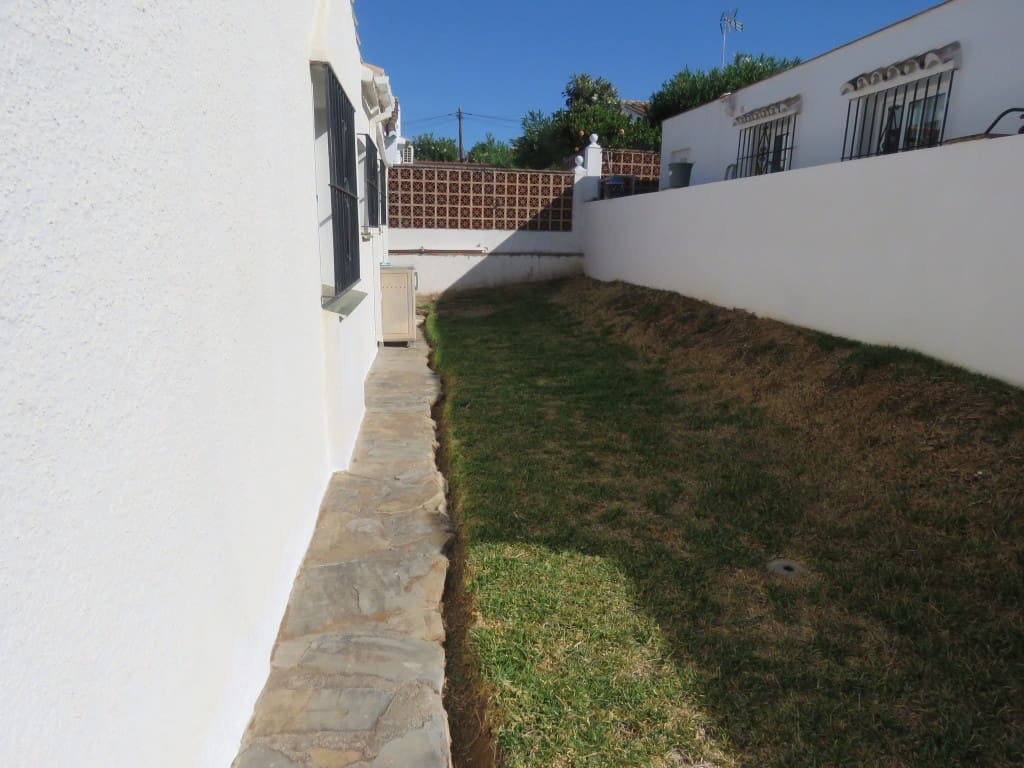 2 slaapkamer Bungalow te koop in Mijas Costa met zwembad - € 299.000 (Ref: 9200316)