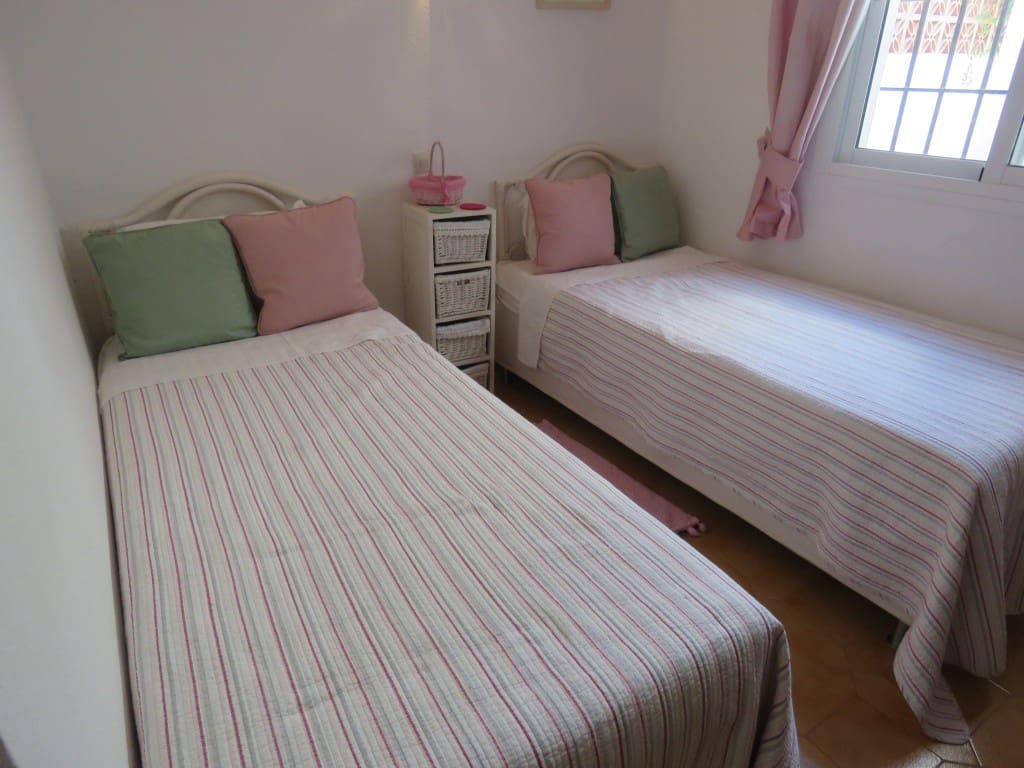 2 slaapkamer Bungalow te koop in Mijas Costa met zwembad - € 299.000 (Ref: 9200316)