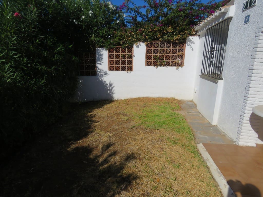 2 slaapkamer Bungalow te koop in Mijas Costa met zwembad - € 299.000 (Ref: 9200316)