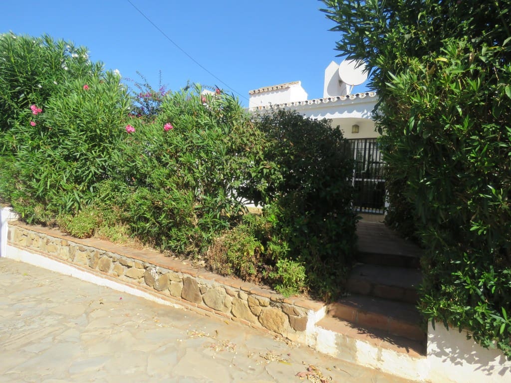 2 slaapkamer Bungalow te koop in Mijas Costa met zwembad - € 299.000 (Ref: 9200316)
