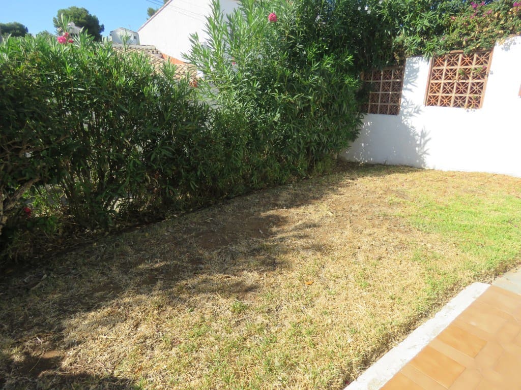 2 slaapkamer Bungalow te koop in Mijas Costa met zwembad - € 299.000 (Ref: 9200316)