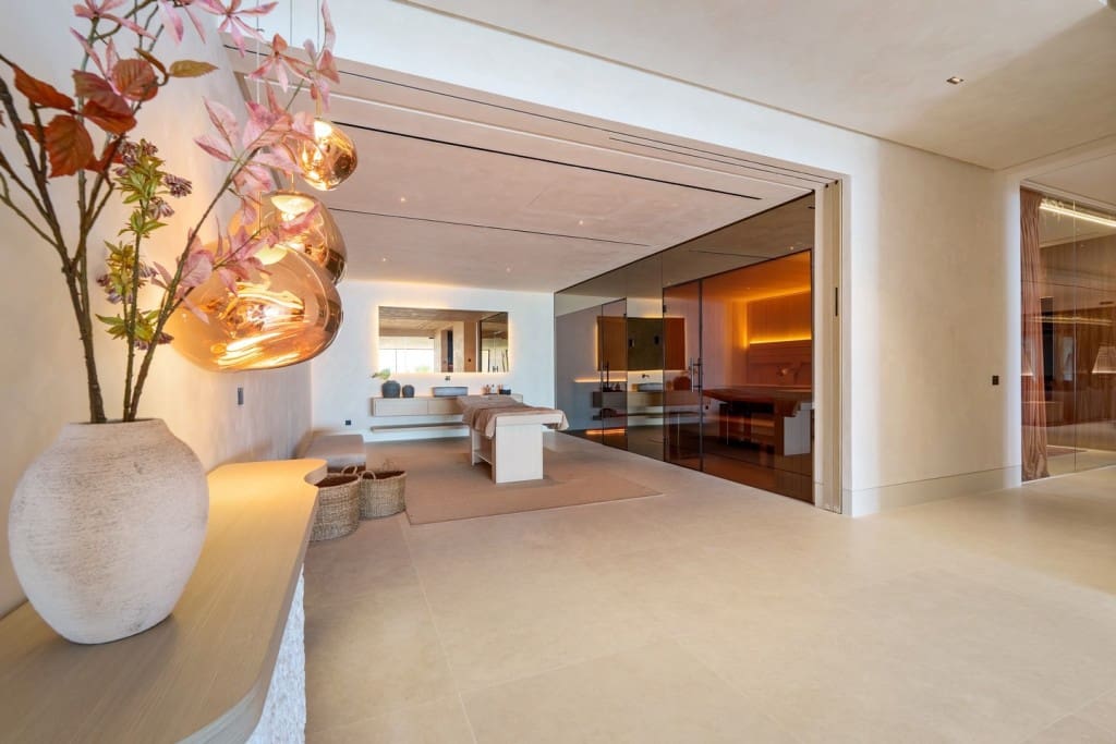 8 bedroom Villa for sale in Benahavis with pool garage - € 21,500,000 (Ref: 9468021)