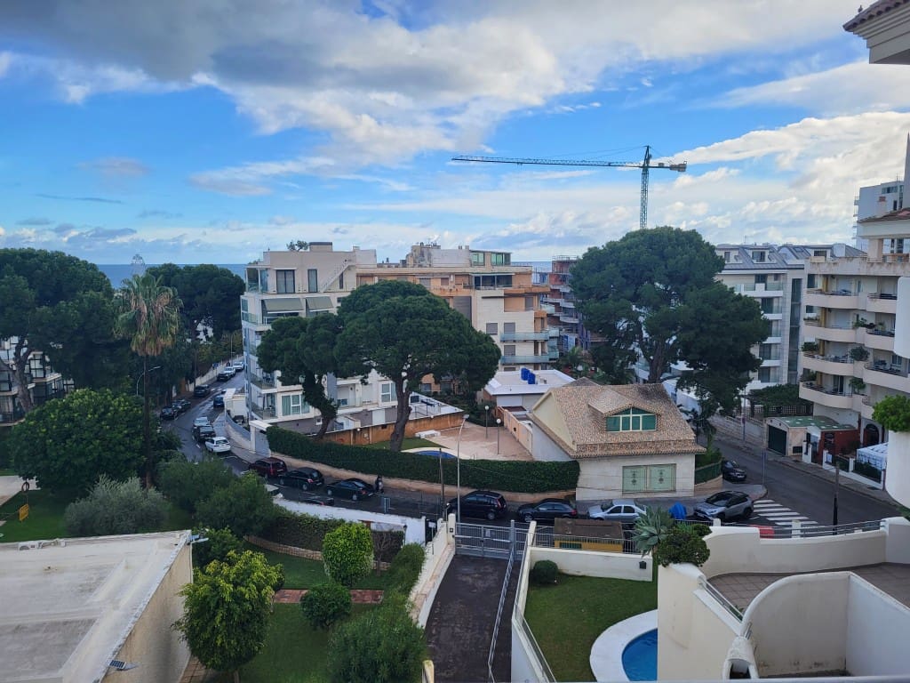 Apartamento de 2 habitaciones en Benalmádena en venta con piscina - 395.000 € (Ref: 9468023)