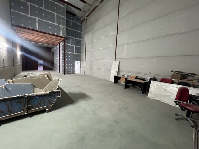 Commercial for sale in Mollina - € 160,000 (Ref: 9468027)