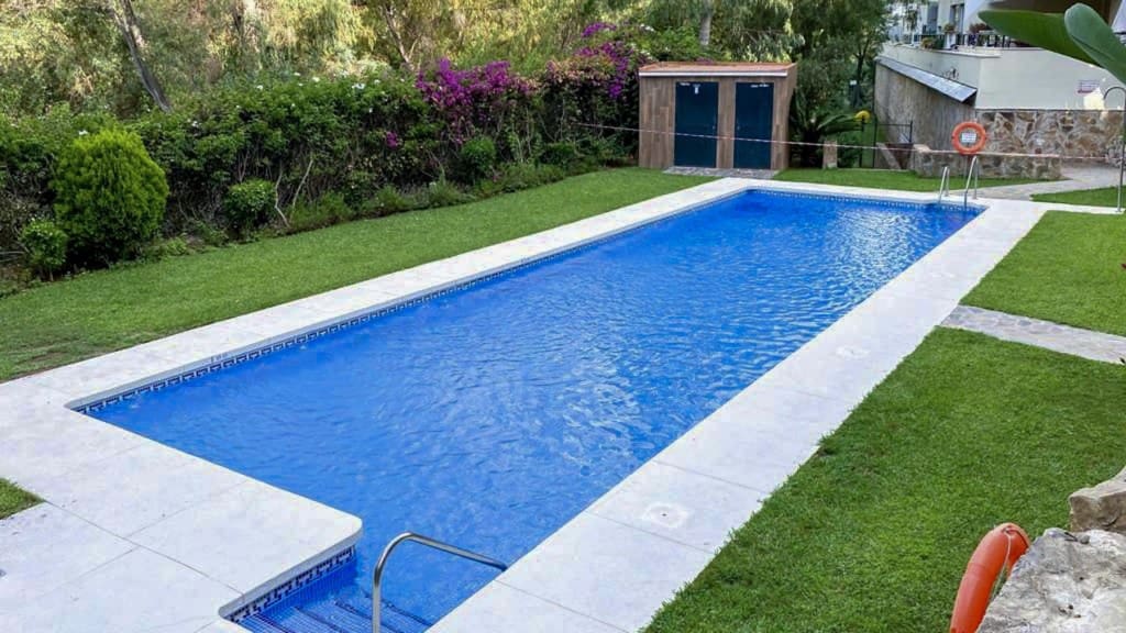 2 slaapkamer Appartement te koop in Calahonda met zwembad - € 256.000 (Ref: 9468030)