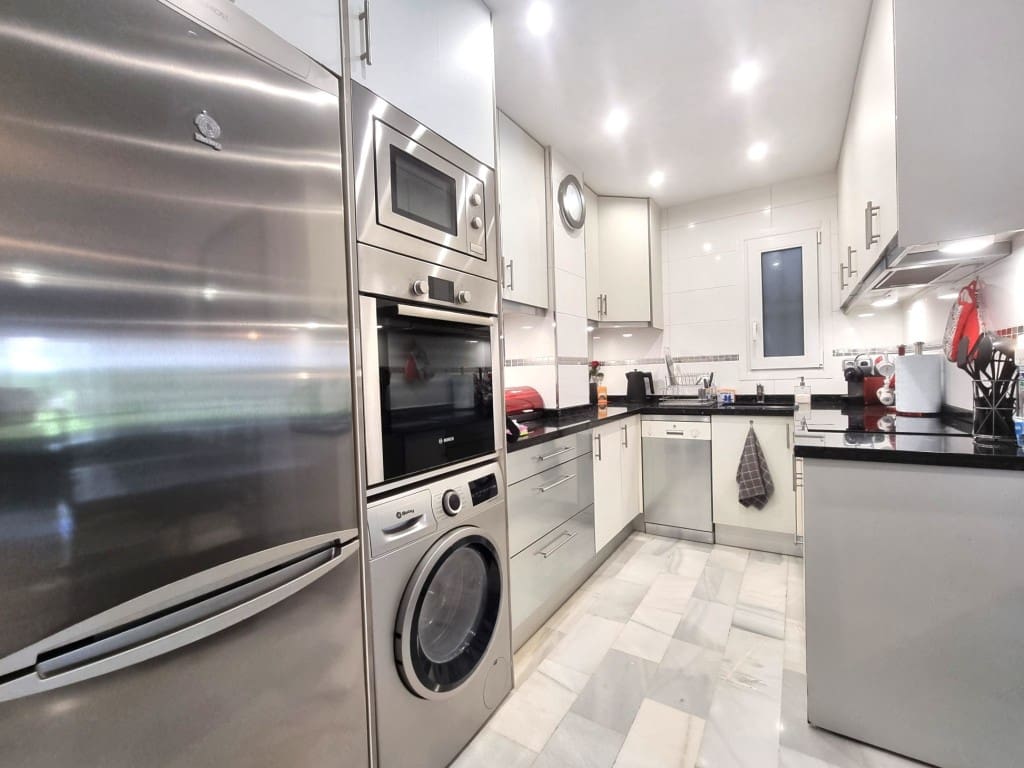 3 Zimmer Apartment zu verkaufen in Calahonda mit Pool Garage - 475.000 € (Ref: 9468031)