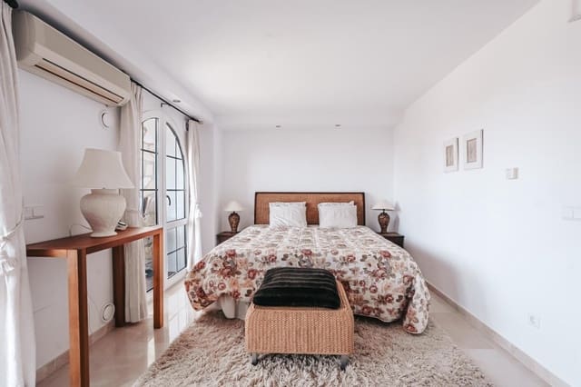 Chalet de 4 habitaciones en La Capellania, Benalmádena en venta con piscina - 2.695.000 € (Ref: 9468035)