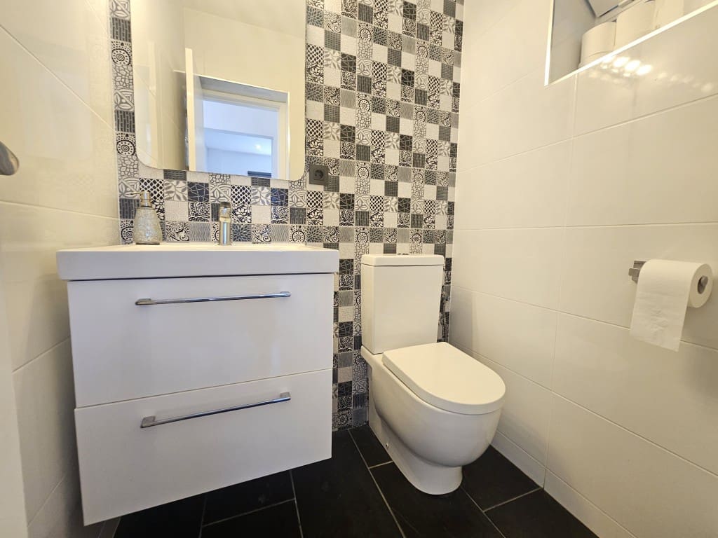 4 quarto Moradia para venda em Riviera del Sol com piscina - 825 000 € (Ref: 9468039)