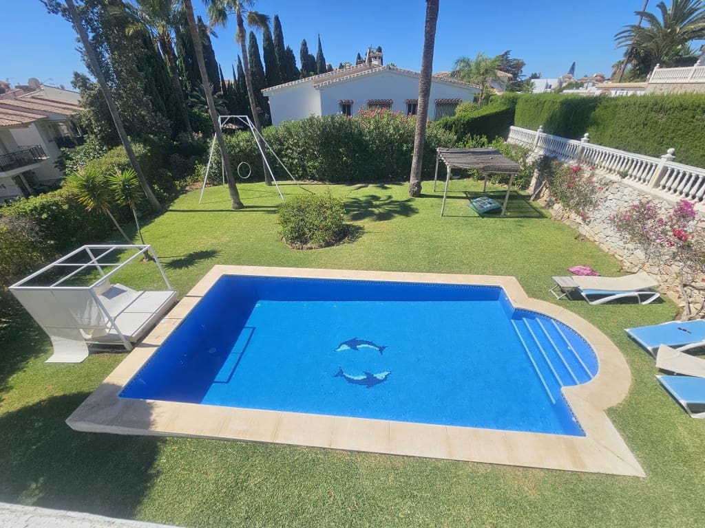 4 quarto Moradia para venda em Riviera del Sol com piscina - 825 000 € (Ref: 9468039)