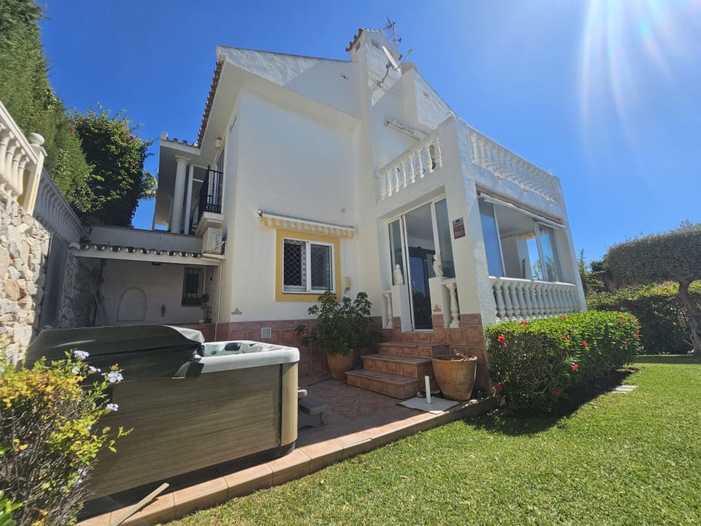 4 quarto Moradia para venda em Riviera del Sol com piscina - 825 000 € (Ref: 9468039)