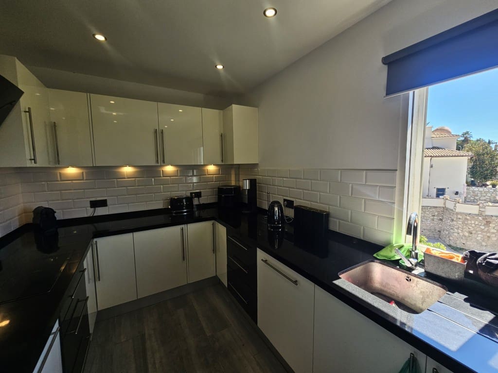 4 quarto Moradia para venda em Riviera del Sol com piscina - 825 000 € (Ref: 9468039)