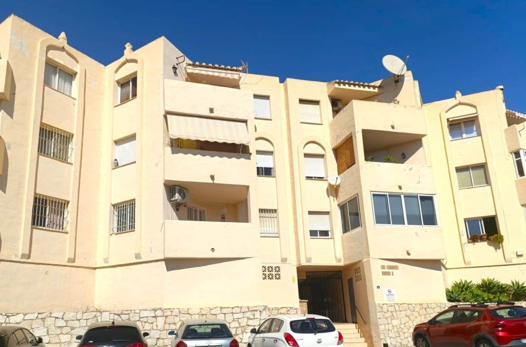 2 bedroom Apartment for sale in Riviera del Sol with pool - € 225,000 (Ref: 9468045)