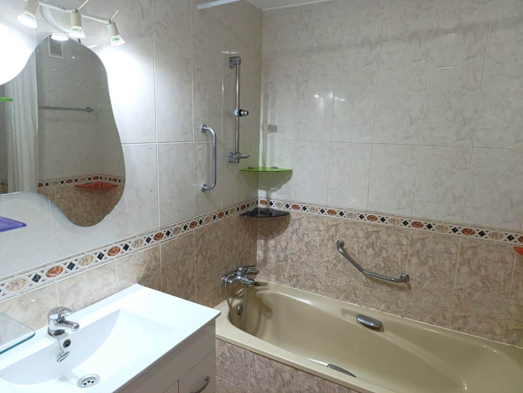 2 bedroom Apartment for sale in Riviera del Sol with pool - € 225,000 (Ref: 9468045)