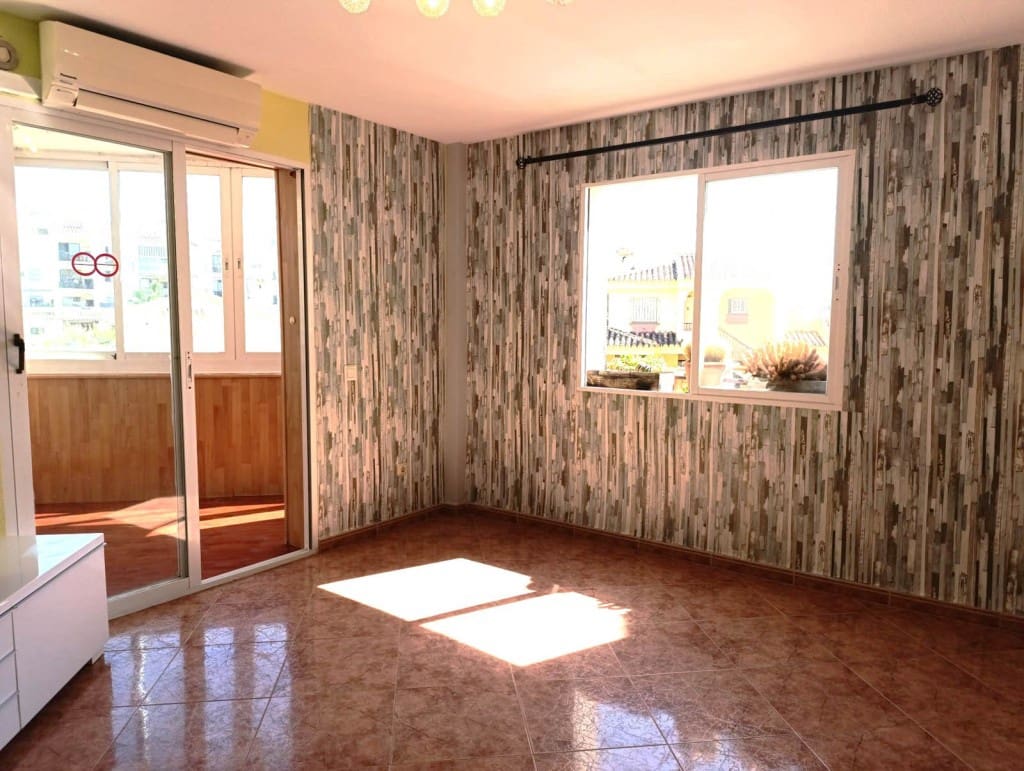 2 bedroom Apartment for sale in Riviera del Sol with pool - € 225,000 (Ref: 9468045)