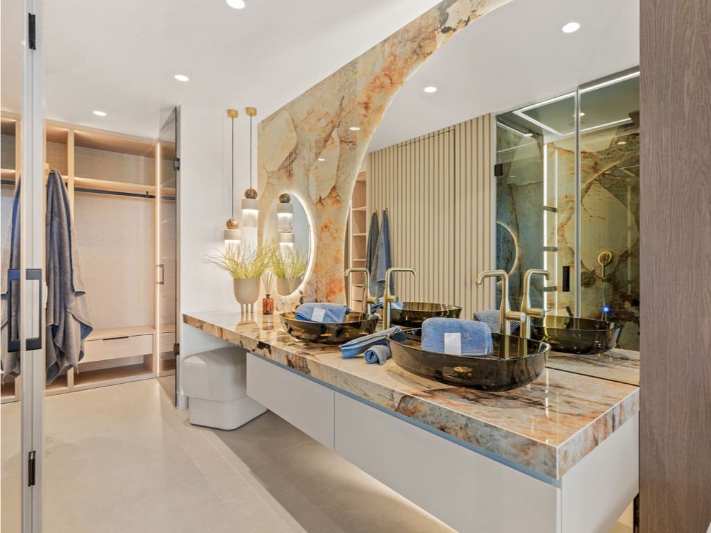 2 slaapkamer Appartement te koop in New Golden Mile met zwembad garage - € 1.995.000 (Ref: 9468055)