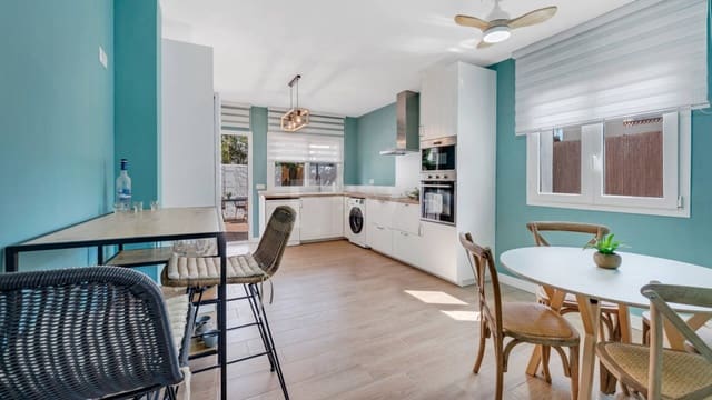 4 bedroom Villa for sale in Cabopino, Marbella with pool - € 1,395,000 (Ref: 9468056)