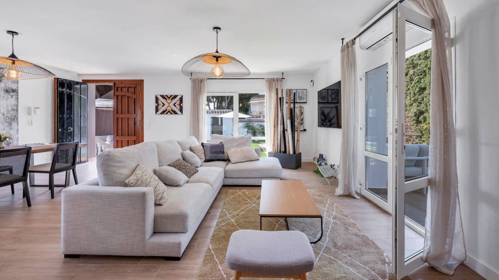 4 Zimmer Villa zu verkaufen in Cabopino mit Pool - 1.395.000 € (Ref: 9468056)