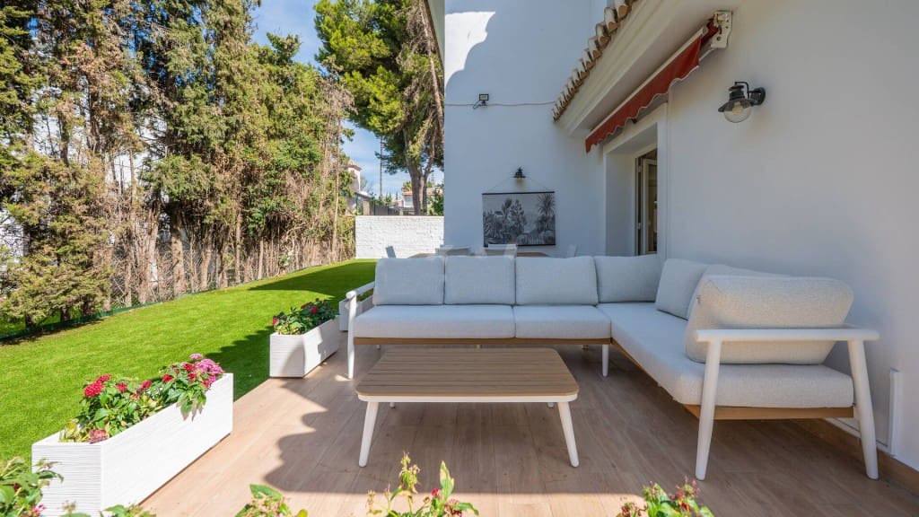 4 Zimmer Villa zu verkaufen in Cabopino mit Pool - 1.395.000 € (Ref: 9468056)