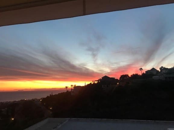 Apartamento de 3 habitaciones en Los Monteros en venta con piscina - 550.000 € (Ref: 9468060)