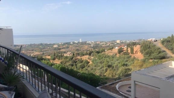 Apartamento de 3 habitaciones en Los Monteros en venta con piscina - 550.000 € (Ref: 9468060)