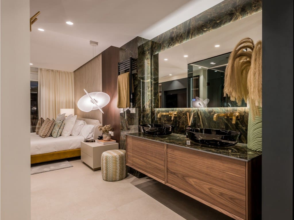 6 makuuhuone Huoneisto myytävänä paikassa Los Monteros mukana uima-altaan 
autotalli - 4 650 000 € (Ref: 9468061)