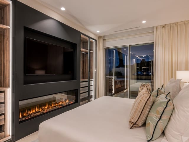 6 sovrum Lägenhet till salu i Los Monteros, Marbella med pool garage - 4 650 000 € (Ref: 9468061)